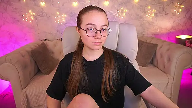 ArrinaWairr online show from March 19, 7:30 am