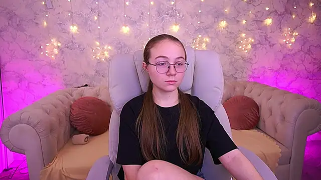 ArrinaWairr online show from February 24, 8:59 am