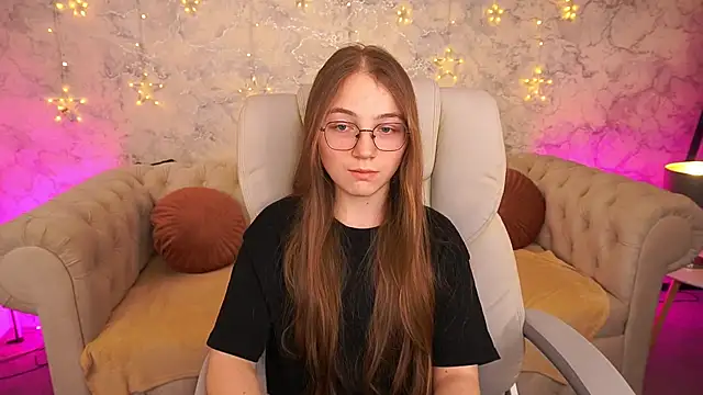 ArrinaWairr online show from February 10, 9:19 am