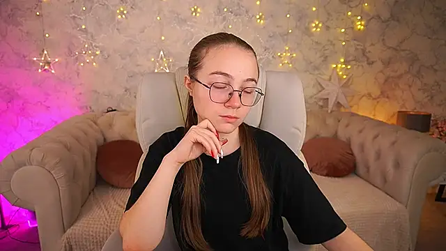 ArrinaWairr online show from January 16, 8:51 am