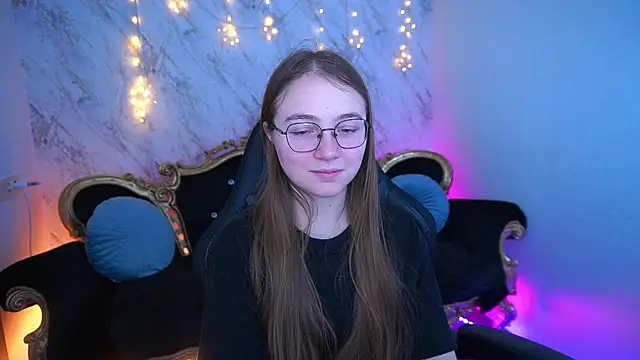 ArrinaWairr online show from February 5, 8:43 am