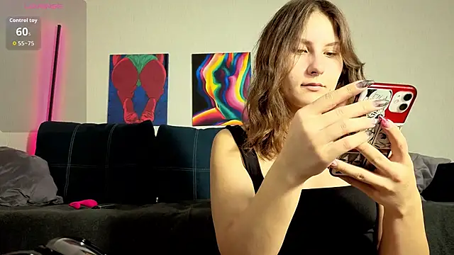 Snapshot of TrixiBell chatting on November 13, 4:16 am TrixiBell online show from November 13, 4:16 am