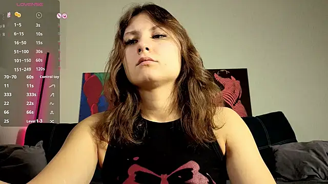 Snapshot of TrixiBell chatting on November 19, 4:56 am TrixiBell online show from November 19, 4:56 am