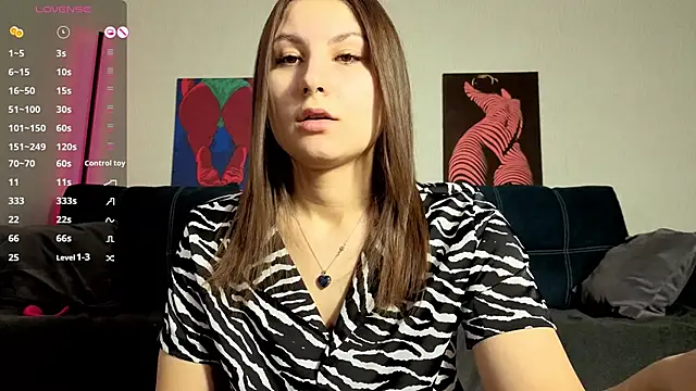 Snapshot of TrixiBell chatting on January 18, 5:22 am TrixiBell online show from January 18, 5:22 am