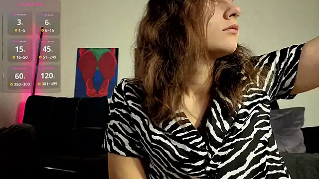 Snapshot of TrixiBell chatting on November 8, 5:00 am TrixiBell online show from November 8, 5:00 am