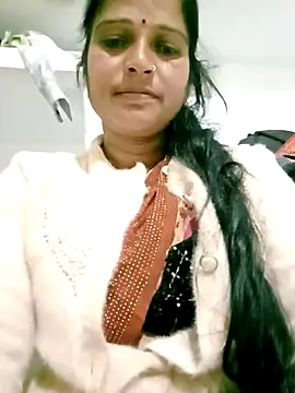 Cutreet online show from December 15, 11:31 pm