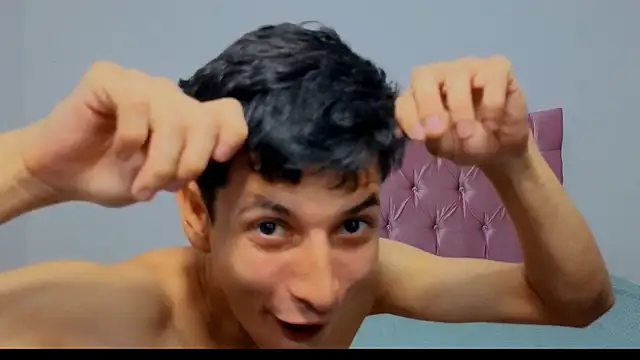 Snapshot of makiandjimmy chatting on December 2, 10:55 pm makiandjimmy online show from December 2, 10:55 pm