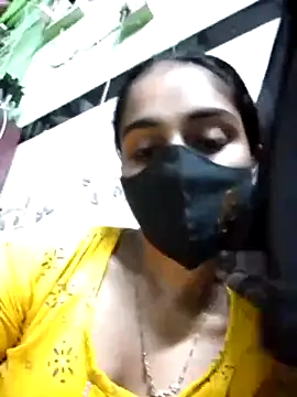 Snapshot of Zoya_G chatting on October 13, 9:05 pm Zoya G online show from October 13, 9:05 pm