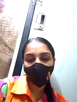 Snapshot of Zoya_G chatting on December 15, 8:03 pm Zoya G online show from December 15, 8:03 pm