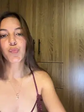 Snapshot of Emmy_Meadows chatting on May 15, 11:47 pm Emmy Meadows online show from May 15, 11:47 pm