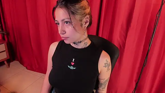 Snapshot of anne_dh chatting on November 28, 9:04 pm anne dh online show from November 28, 9:04 pm