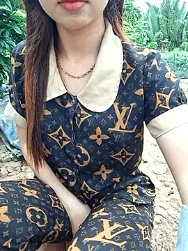 Snapshot of Anna_sexyX chatting on October 16, 2:20 am Anna sexyX online show from October 16, 2:20 am