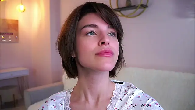 EleneButton online show from October 4, 1:29 am