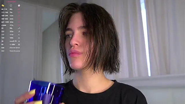 EleneButton online show from April 10, 1:12 am