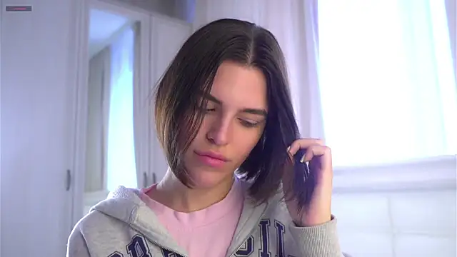 EleneButton online show from April 11, 1:13 am