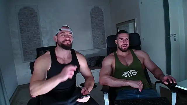 Snapshot of IvanHydee chatting on February 13, 5:51 am IvanHydee online show from February 13, 5:51 am