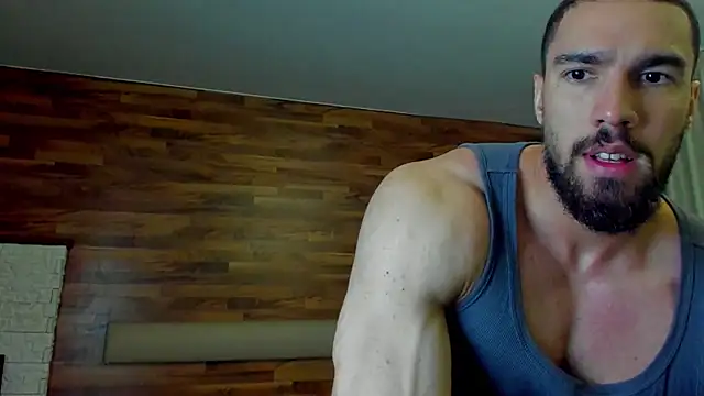 Snapshot of IvanHydee chatting on June 14, 4:35 am IvanHydee online show from June 14, 4:35 am