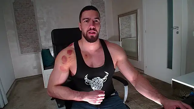 IvanHydee online show from March 8, 5:44 am