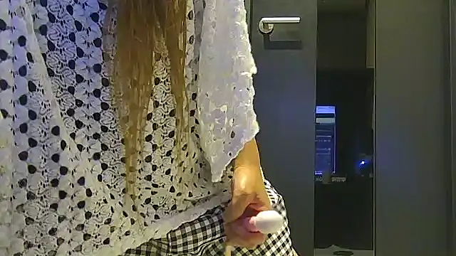 Snapshot of SAKI_saki_01 chatting on October 9, 1:06 am SAKI saki 01 online show from October 9, 1:06 am