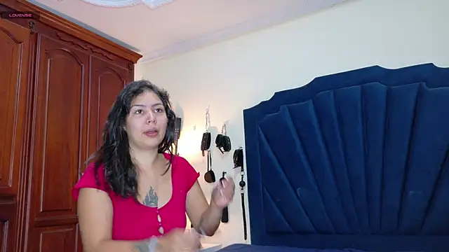 RoxyandAron2 online show from May 3, 12:09 pm