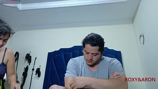 RoxyandAron2 online show from May 14, 11:29 am