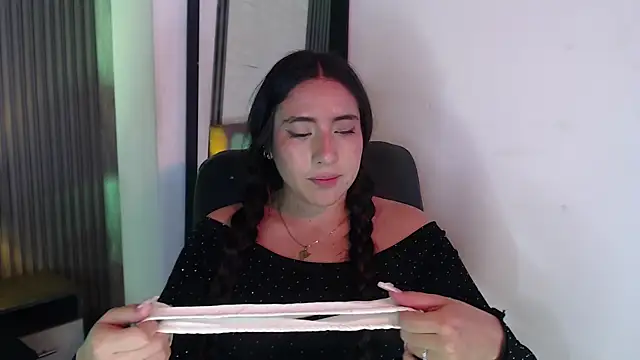 Bonnali lune online show from January 10, 10:49 pm