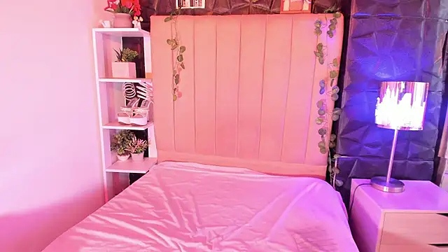 Bonnali lune online show from February 3, 7:52 pm