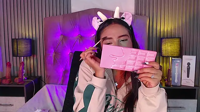 Bonnali lune online show from October 21, 10:31 pm