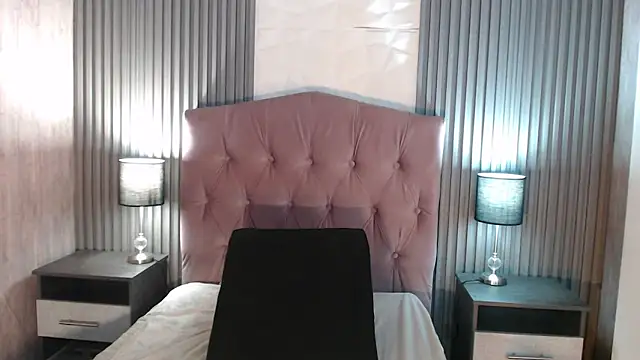 Bonnali lune online show from February 16, 7:45 pm