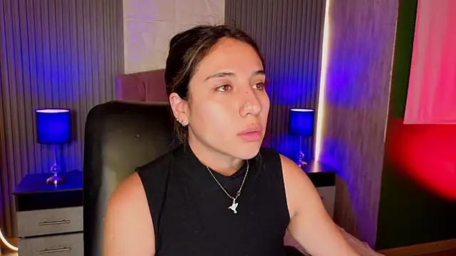 Snapshot of Bonnali_lune chatting on June 8, 10:10 pm Bonnali lune online show from June 8, 10:10 pm