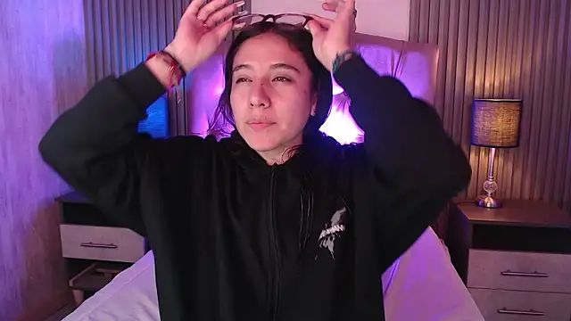 Bonnali lune online show from February 12, 7:46 pm