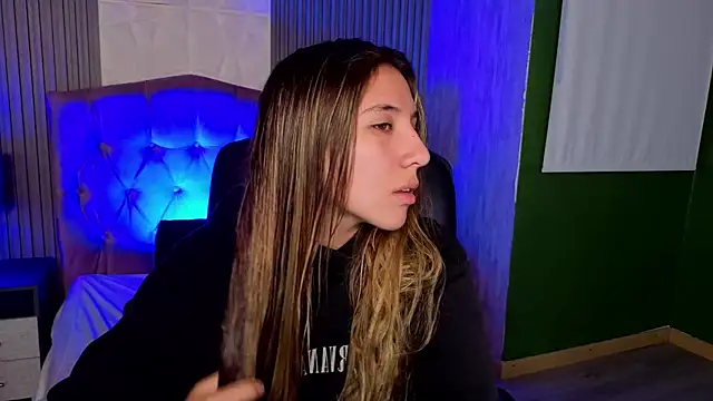 Snapshot of Bonnali_lune chatting on May 21, 5:05 am Bonnali lune online show from May 21, 5:05 am