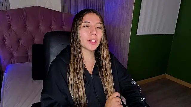 Snapshot of Bonnali_lune chatting on May 28, 4:42 am Bonnali lune online show from May 28, 4:42 am