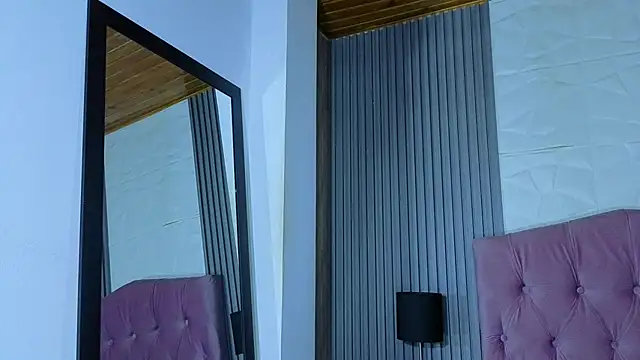 Bonnali lune online show from April 10, 9:55 pm