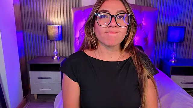 Bonnali lune online show from April 8, 9:05 pm