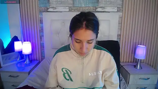 Snapshot of Bonnali_lune chatting on April 27, 8:40 pm Bonnali lune online show from April 27, 8:40 pm
