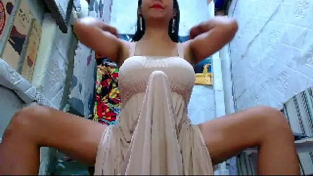 Snapshot of LatinaCOCKSlayer_xx chatting on June 17, 10:25 am LatinaCOCKSlayer xx online show from June 17, 10:25 am