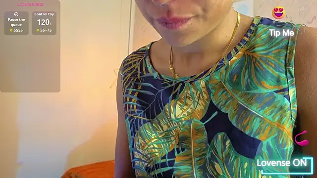 Snapshot of Sheilly_brown chatting on July 18, 7:33 pm Sheilly brown online show from July 18, 7:33 pm