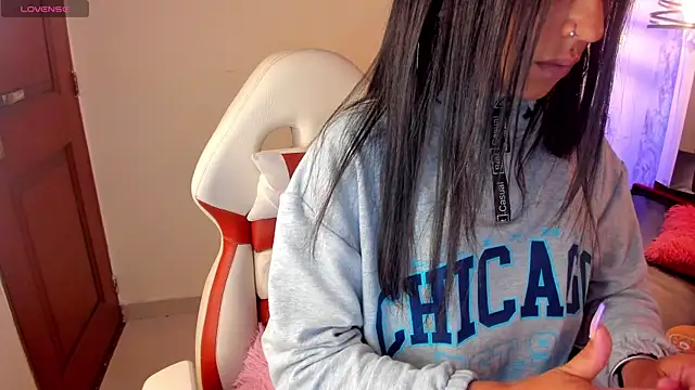 Snapshot of Sheilly_brown chatting on September 8, 7:13 pm Sheilly brown online show from September 8, 7:13 pm