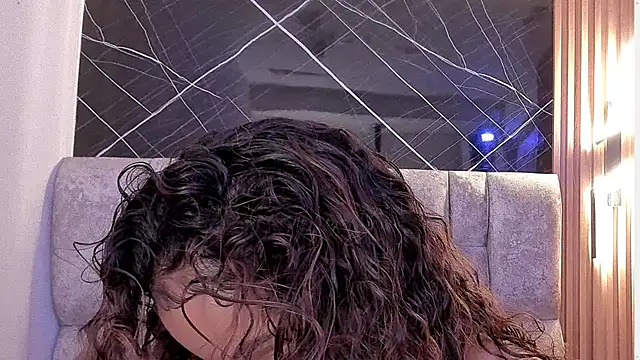 roxanne dl online show from October 4, 2:29 pm