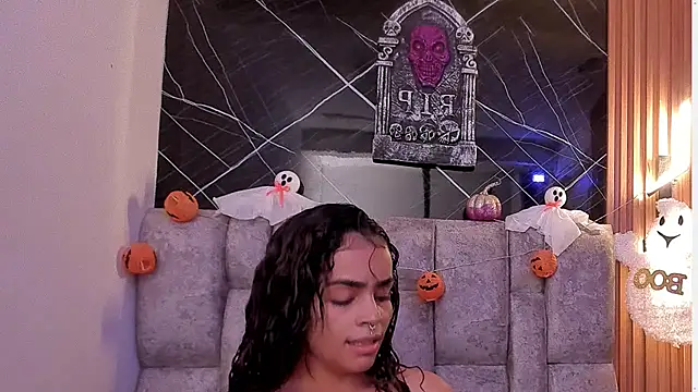 roxanne dl online show from October 11, 11:22 am
