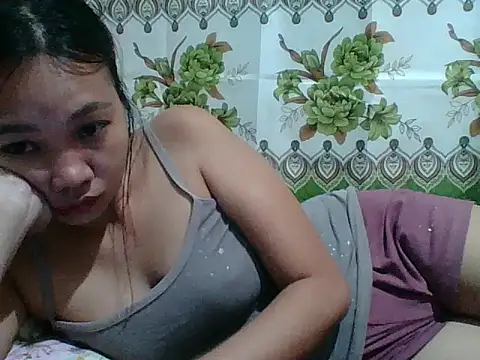 Snapshot of Sweet_Gera21 chatting on November 30, 11:33 am Sweet Gera21 online show from November 30, 11:33 am