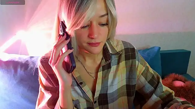 Snapshot of thief_of_hearts chatting on September 10, 9:52 am thief of hearts online show from September 10, 9:52 am