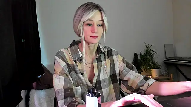 Snapshot of thief_of_hearts chatting on November 28, 10:48 am thief of hearts online show from November 28, 10:48 am