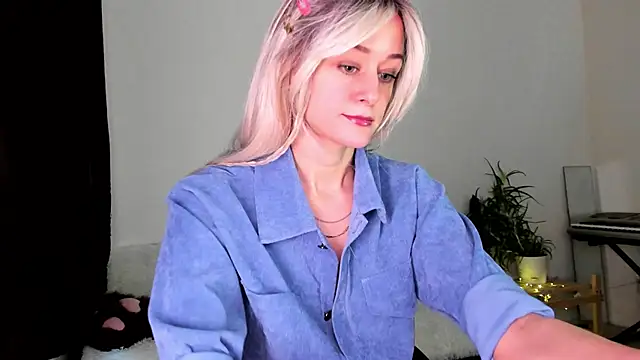 Snapshot of thief_of_hearts chatting on December 15, 7:47 am thief of hearts online show from December 15, 7:47 am