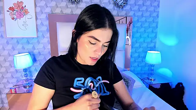 Snapshot of Sasha__sims__ chatting on October 13, 11:45 am Sasha sims online show from October 13, 11:45 am