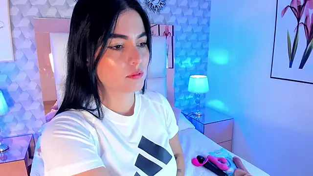 Sasha  sims   online show from November 13, 11:36 am