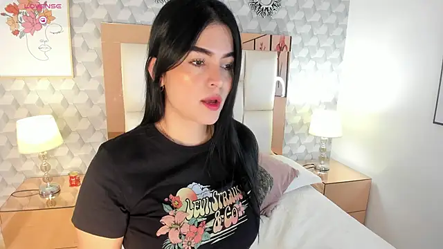Snapshot of Sasha__sims__ chatting on September 10, 11:42 am Sasha sims online show from September 10, 11:42 am