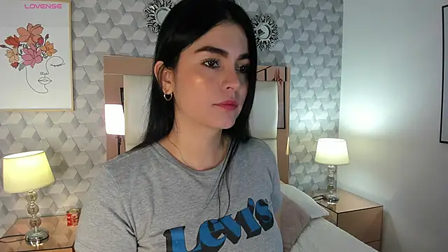 Snapshot of Sasha__sims__ chatting on September 13, 11:43 am Sasha sims online show from September 13, 11:43 am