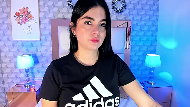 Snapshot of Sasha__sims__ chatting on October 7, 11:44 am Sasha sims online show from October 7, 11:44 am